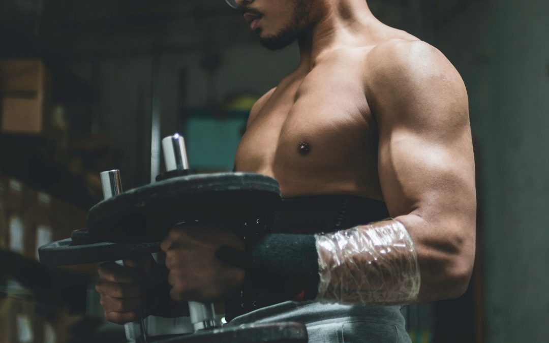Comment se muscler les bras rapidement : exercices et conseils